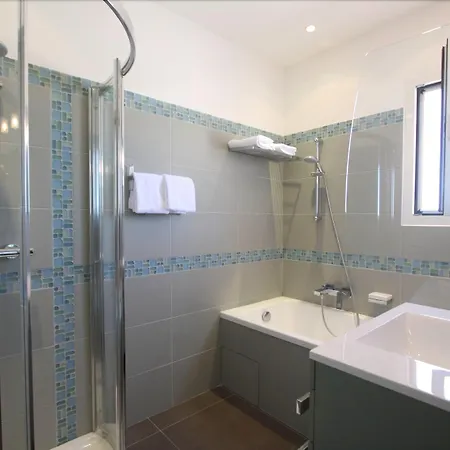 瑟瑞达纳酒店 酒店