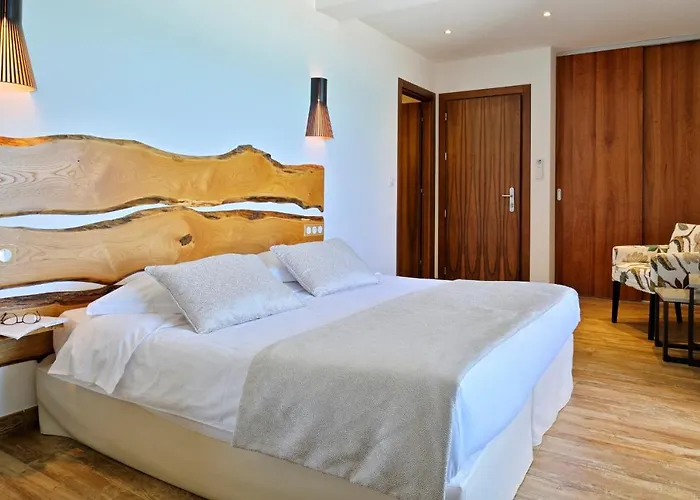 Serenada 3* Algajola (Corsica)