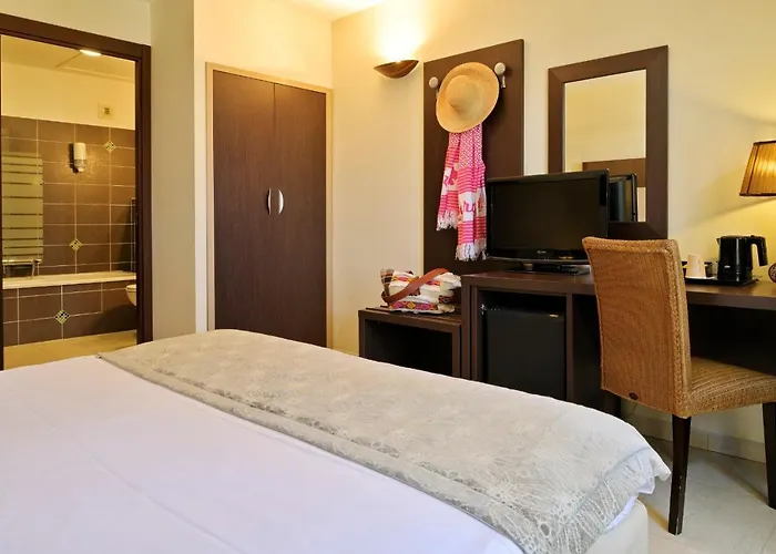 Serenada Hotel Algajola (Corsica)