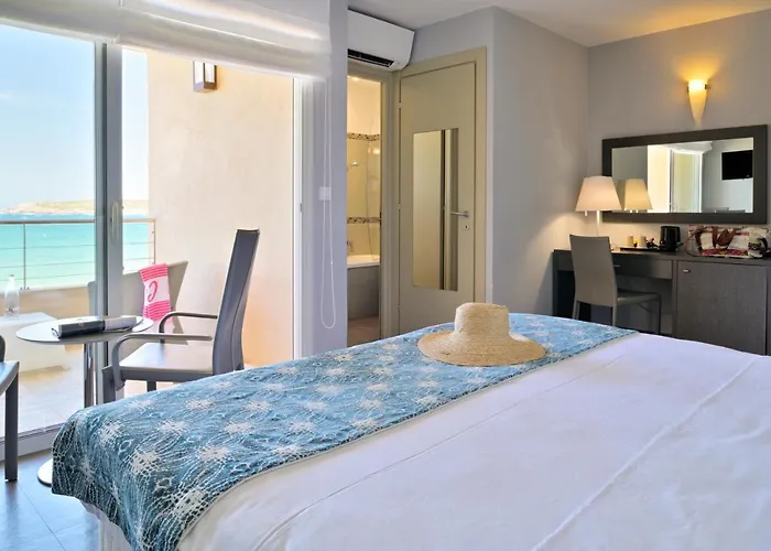 Serenada Hotel Algajola (Corsica)