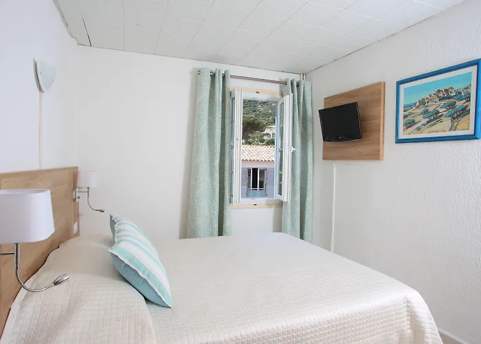 Serenada 3* Algajola (Corsica)